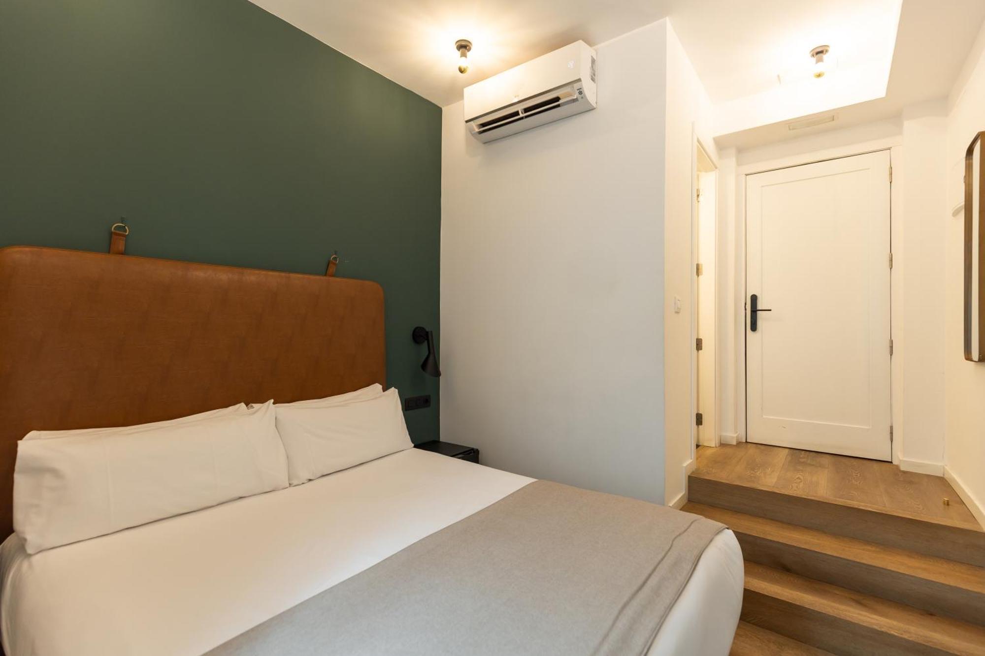 Small Double Room,1731642224:JPEG